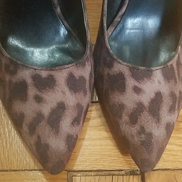 G by Guess leopard pumps - Picture 4 of 5